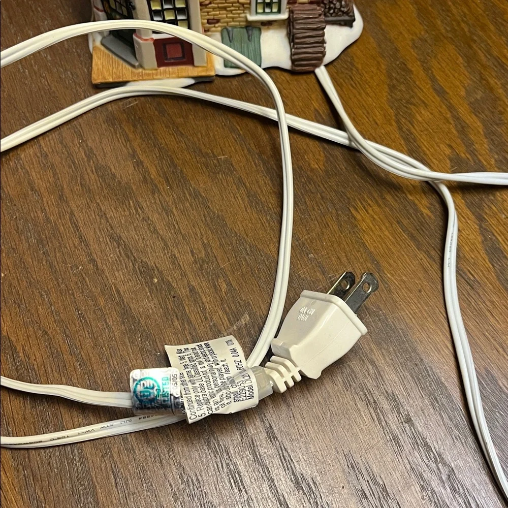 Department 56 Christmas Bakery Holiday Village House - Picture 9 of 10